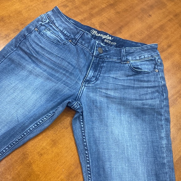 Wrangler Bootcut Jeans - Picture 5 of 7